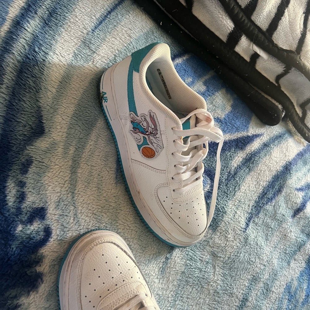 Looney Tunes Air Force One size 7y worn couple time
